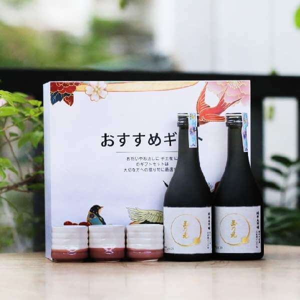 Hộp quà Cánh én sake Yamadanishiki 39 300ml + Bộ chén